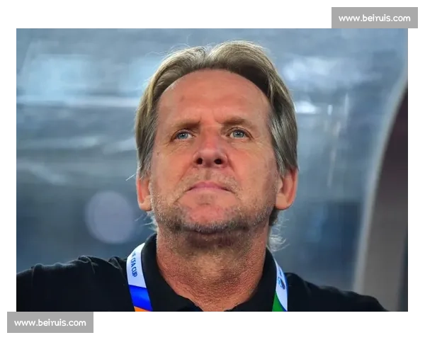 教练的头疼事：如何规避黄牌，让球队走得更远